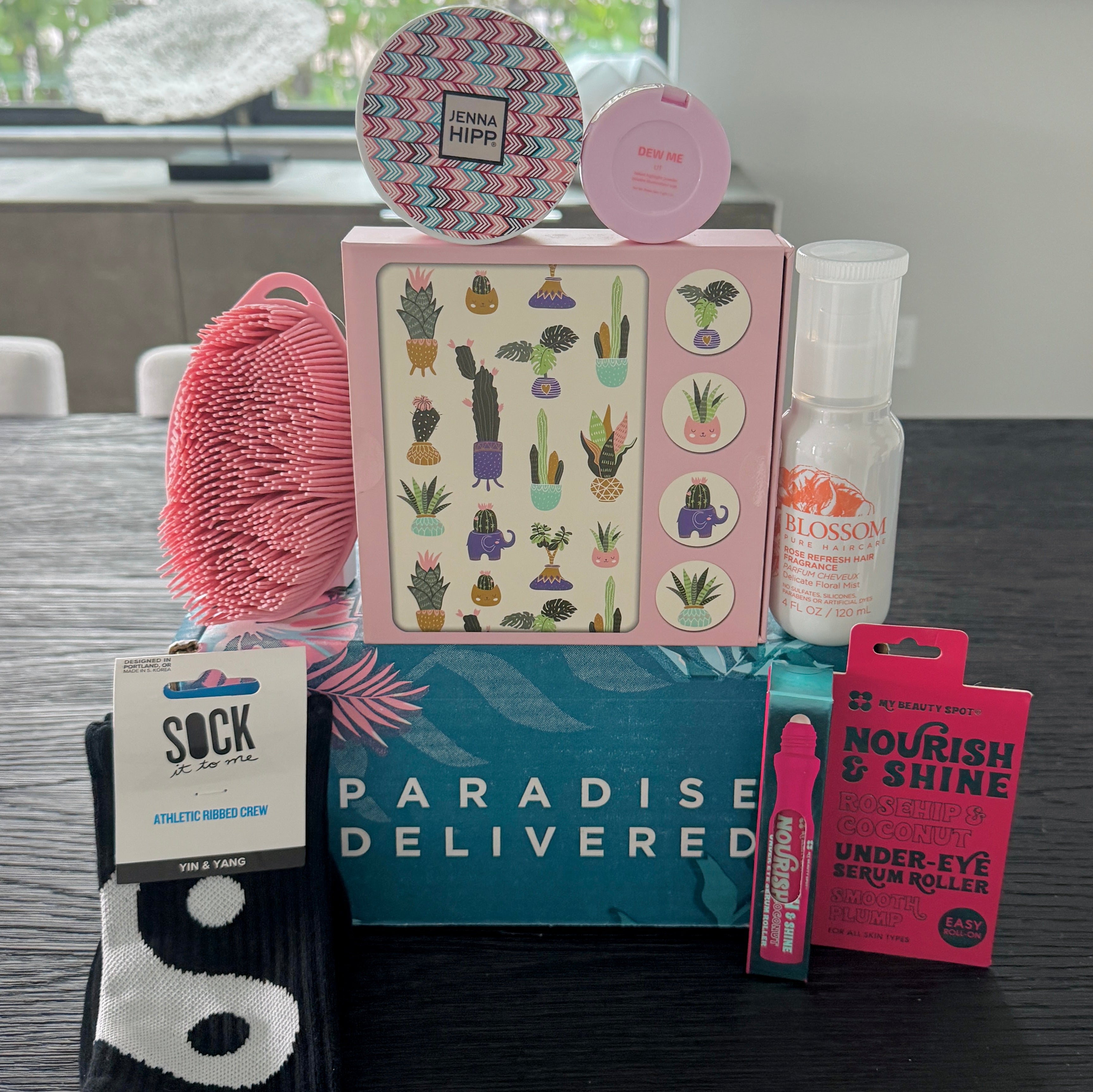 October 2025 Paradise Delivered Box